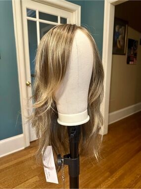 Zara- Jon Renau Wig
Large Cap
24BT18 - Elcair
